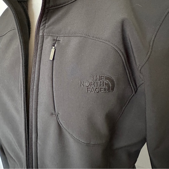 The North Face Windwall Black Jacket - Picture 4 of 11
